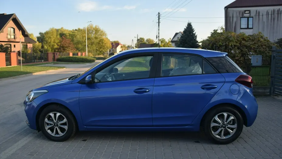 HYUNDAI i20 -