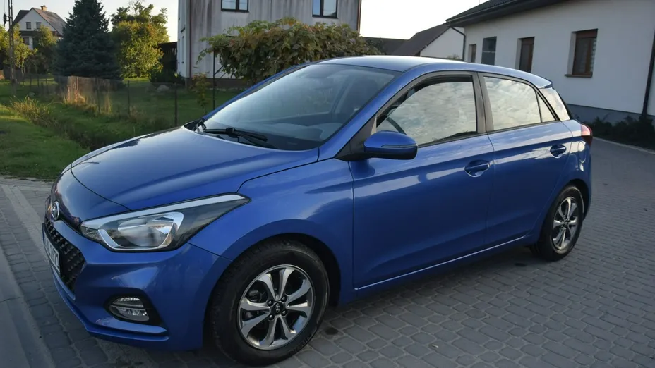 HYUNDAI i20 -