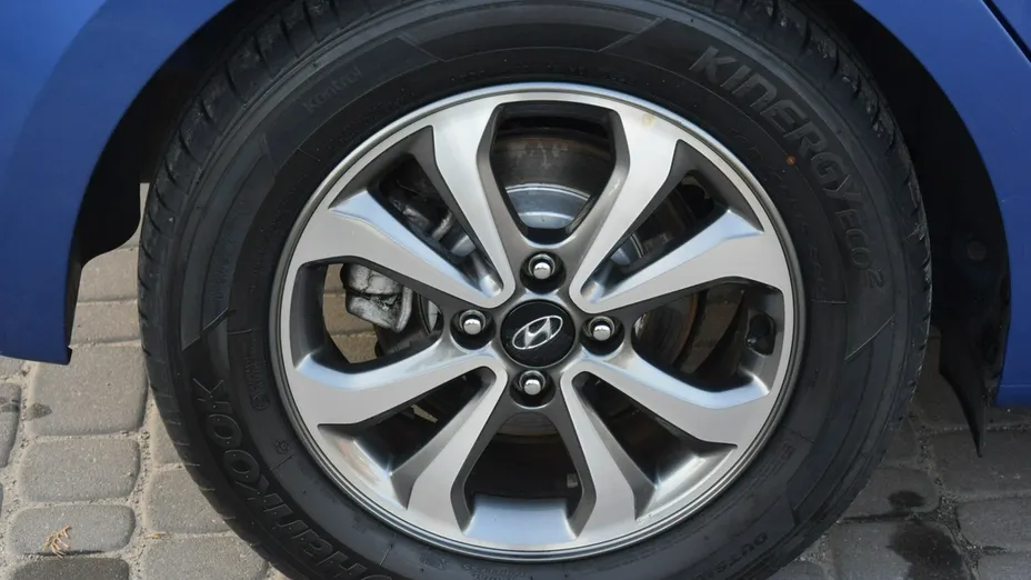 HYUNDAI i20 -