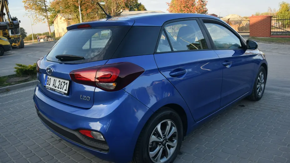 HYUNDAI i20 -