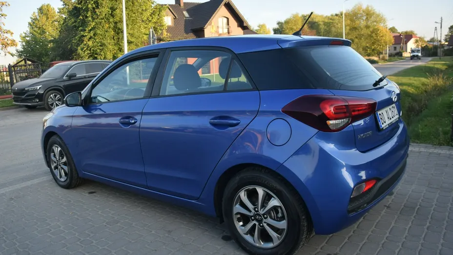 HYUNDAI i20 -
