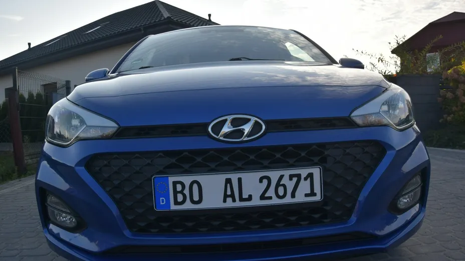 HYUNDAI i20 -