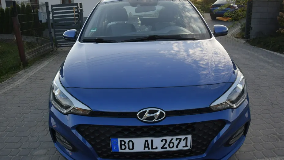 HYUNDAI i20 -