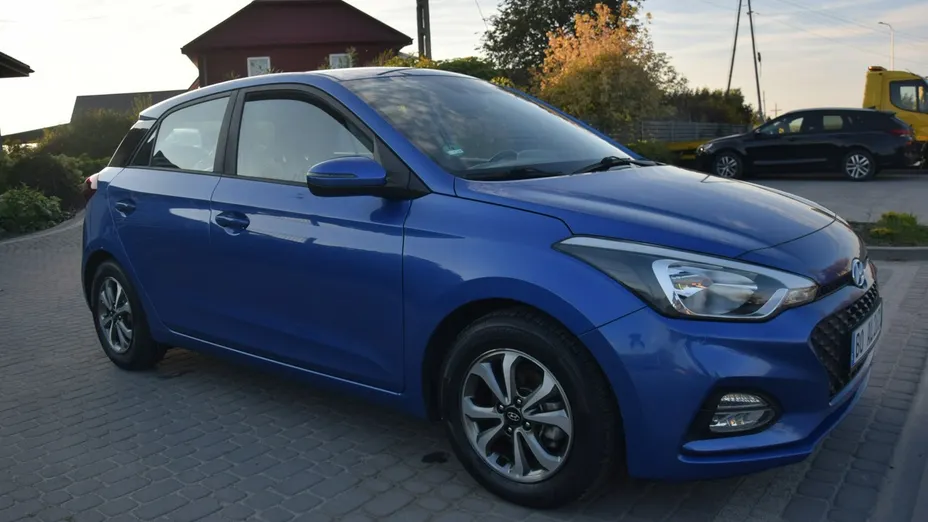 HYUNDAI i20 -