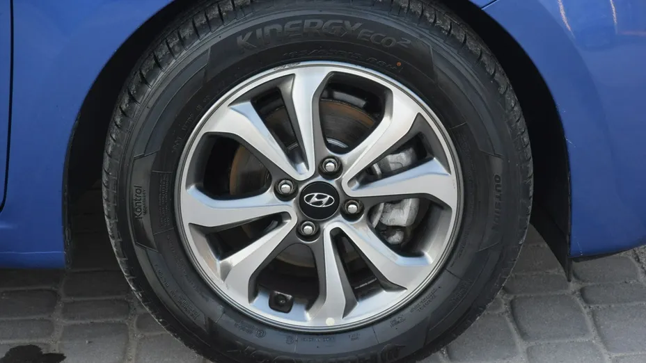 HYUNDAI i20 -