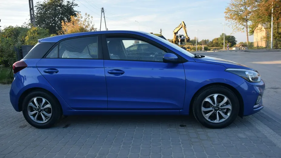 HYUNDAI i20 -