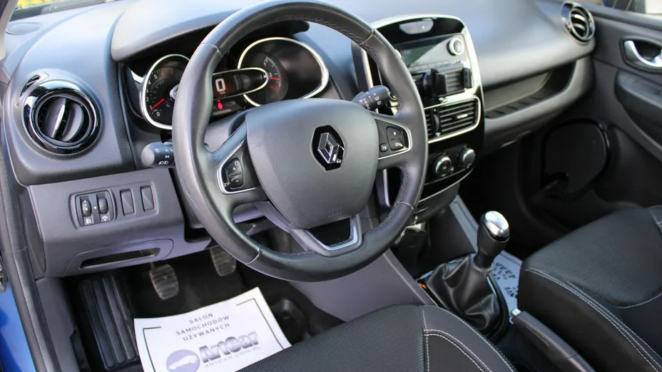 RENAULT Clio -
