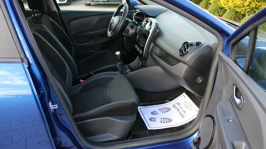RENAULT Clio -