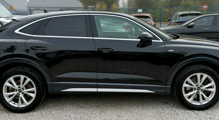 AUDI Q3 Sportback -