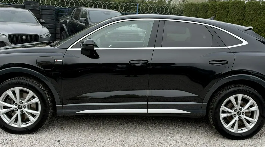 AUDI Q3 Sportback -