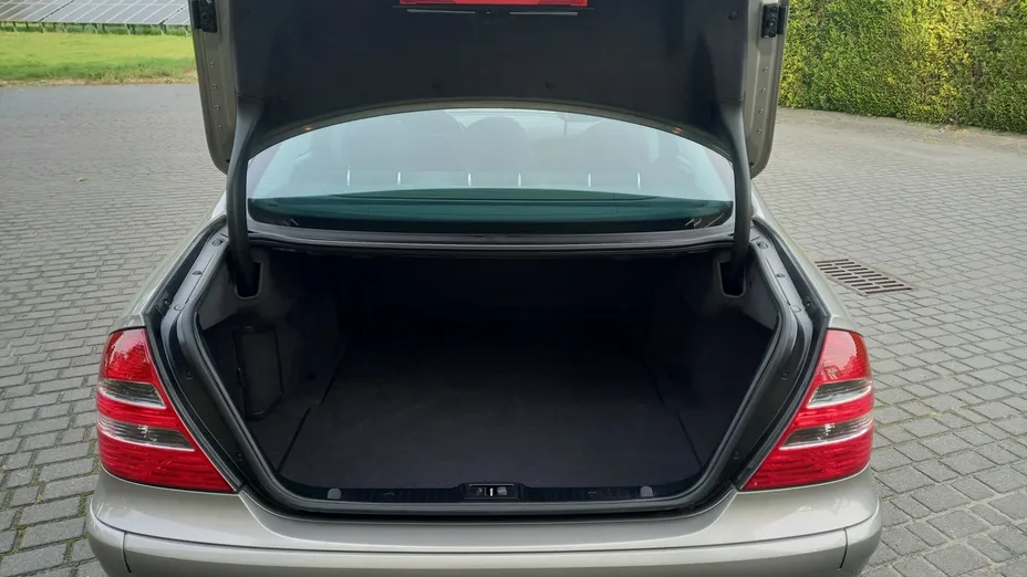MERCEDES-BENZ E Klasa -