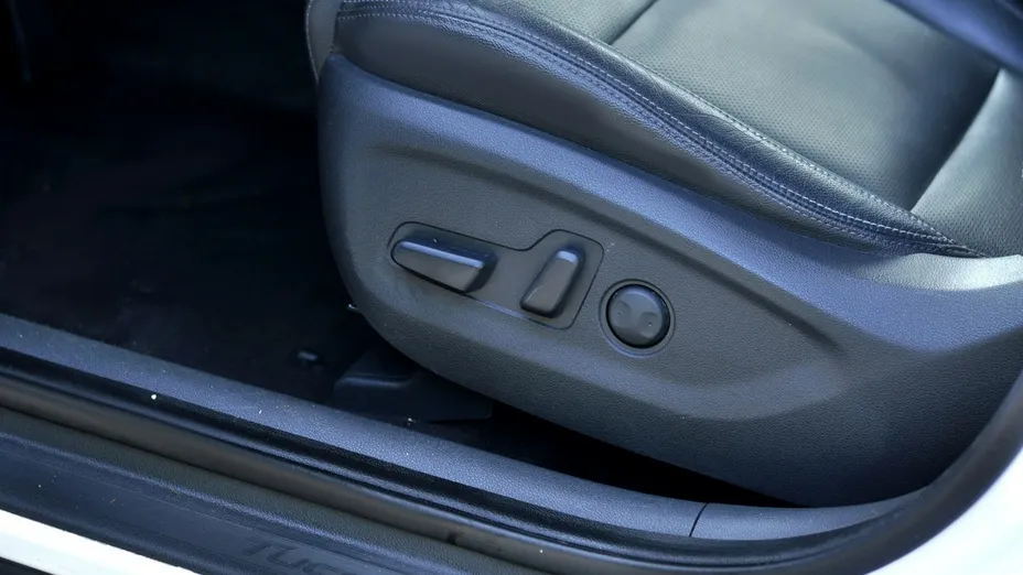 HYUNDAI Tucson -