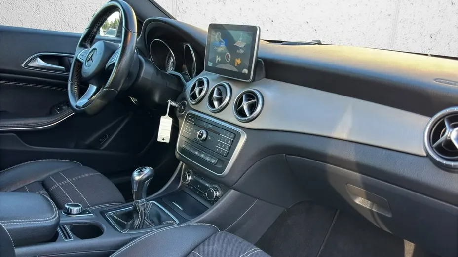 MERCEDES-BENZ CLA -