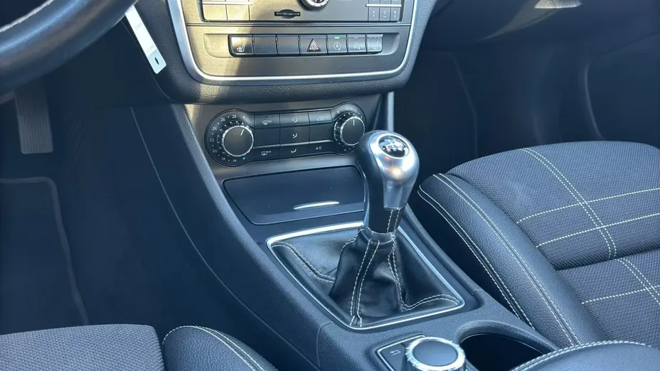 MERCEDES-BENZ CLA -