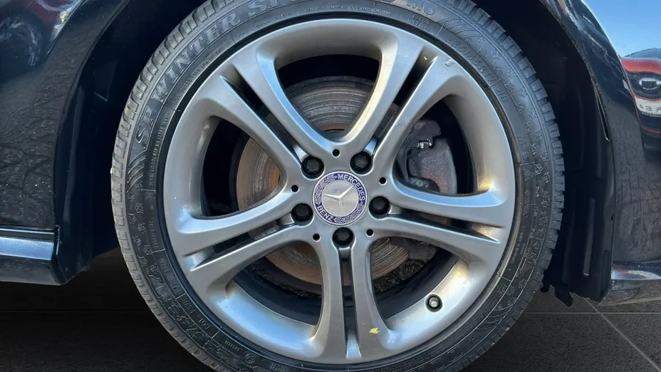 MERCEDES-BENZ CLA -