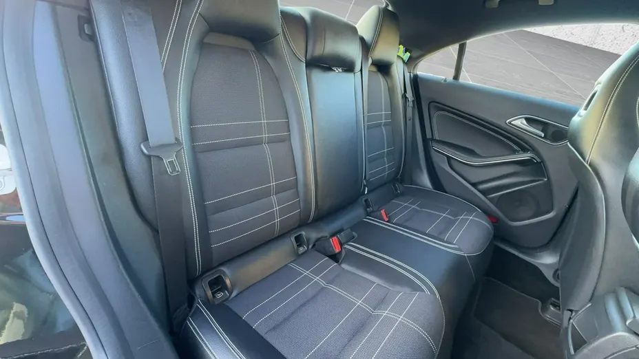 MERCEDES-BENZ CLA -