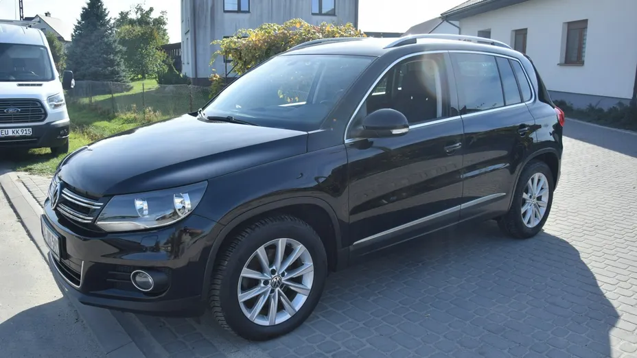 VOLKSWAGEN Tiguan -