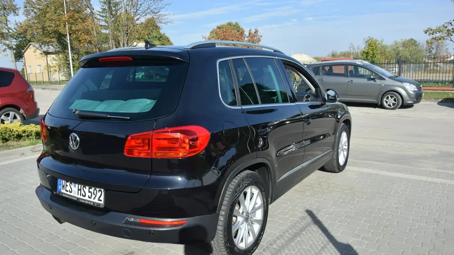 VOLKSWAGEN Tiguan -
