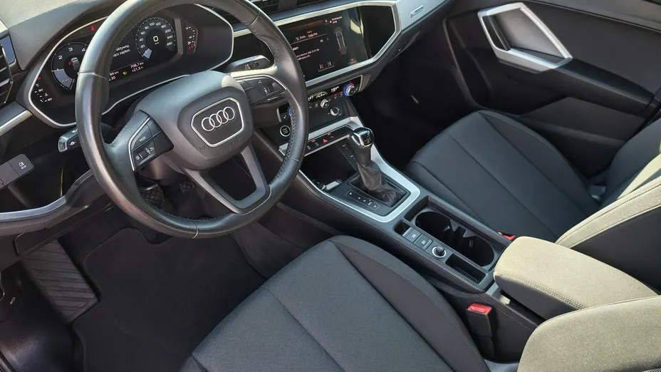 AUDI Q3 -