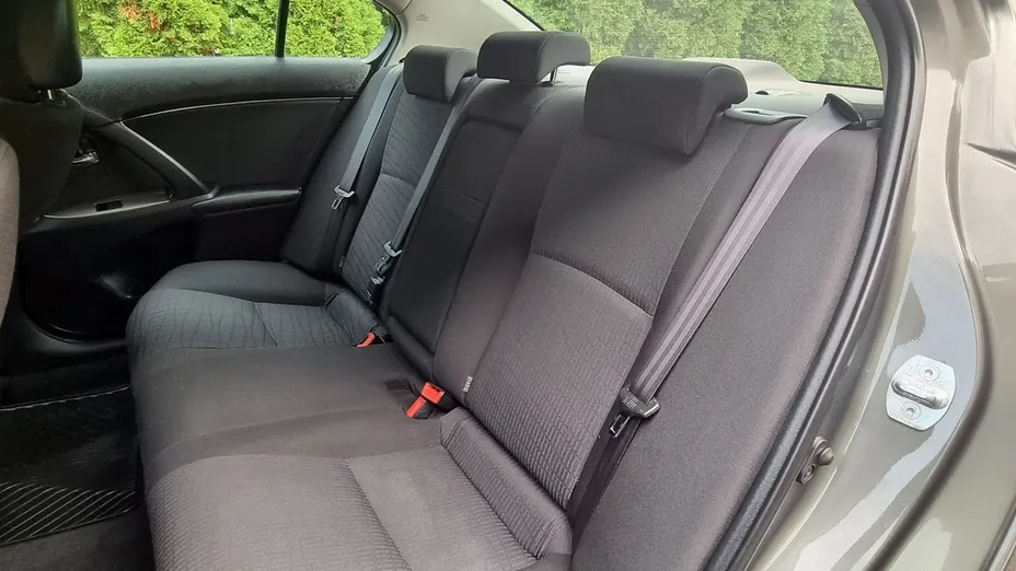 TOYOTA Avensis -