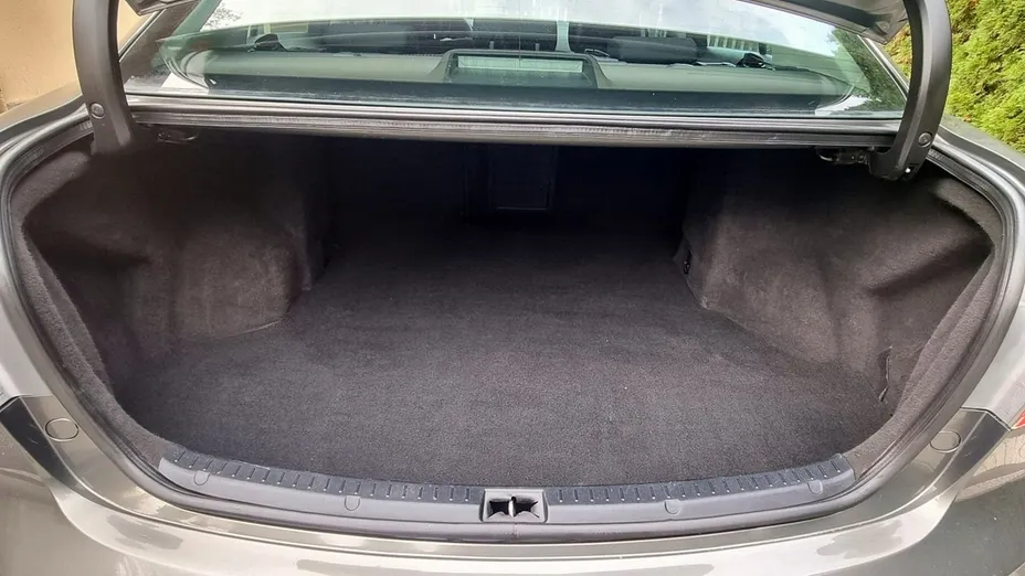 TOYOTA Avensis -
