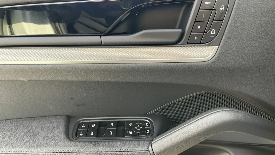 PORSCHE Cayenne -