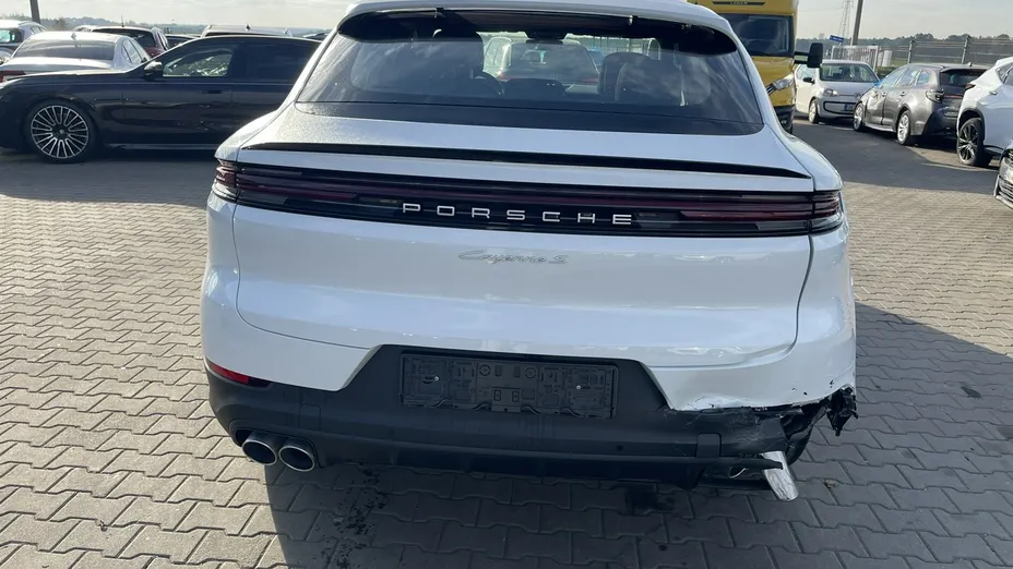 PORSCHE Cayenne -