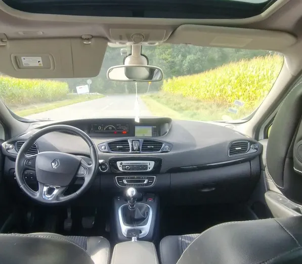RENAULT Grand Scenic -