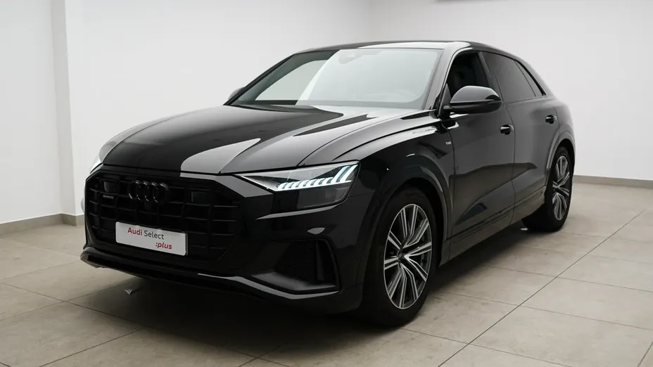 AUDI Q8 -