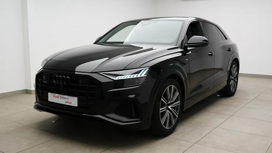 AUDI Q8 -