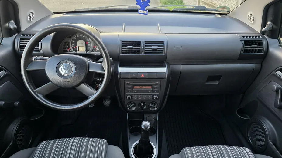 VOLKSWAGEN Fox -
