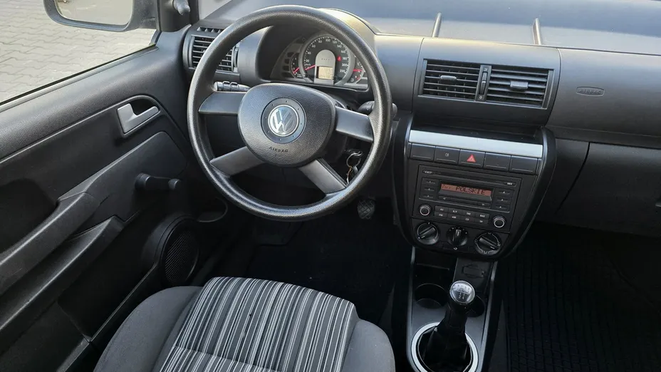 VOLKSWAGEN Fox -