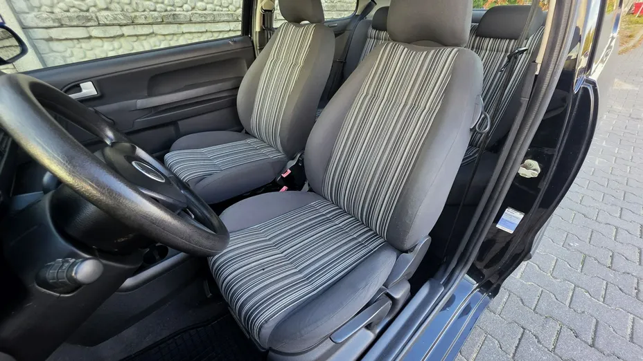 VOLKSWAGEN Fox -