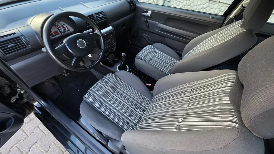 VOLKSWAGEN Fox -