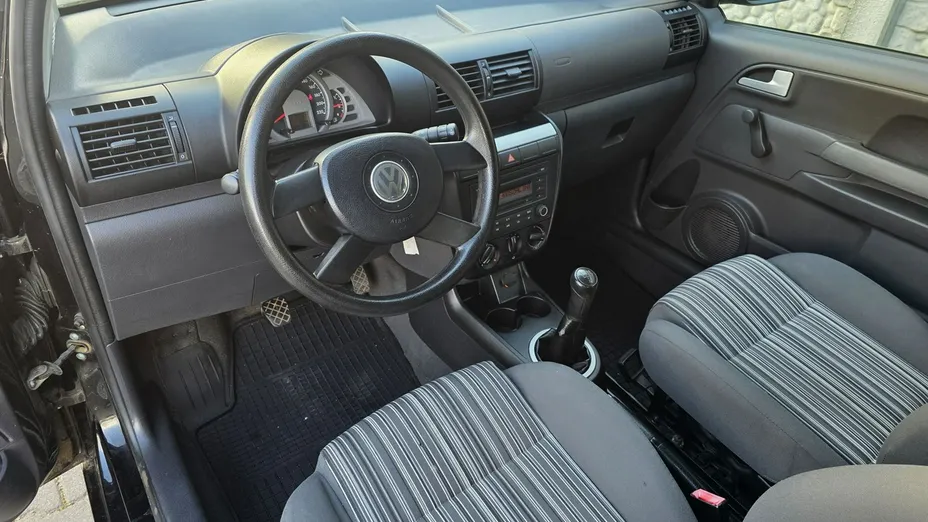 VOLKSWAGEN Fox -