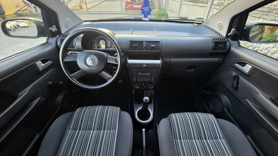 VOLKSWAGEN Fox -