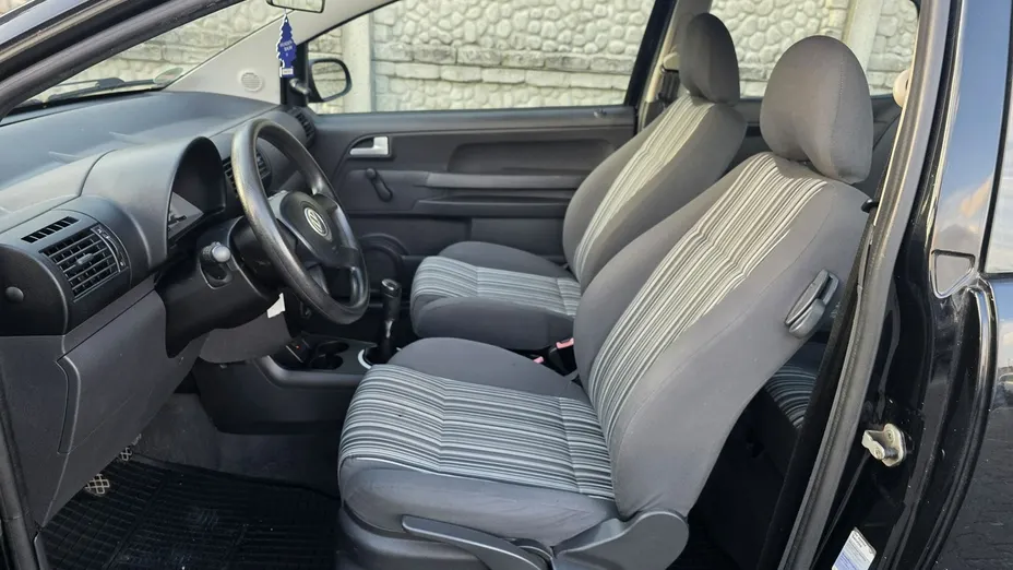 VOLKSWAGEN Fox -