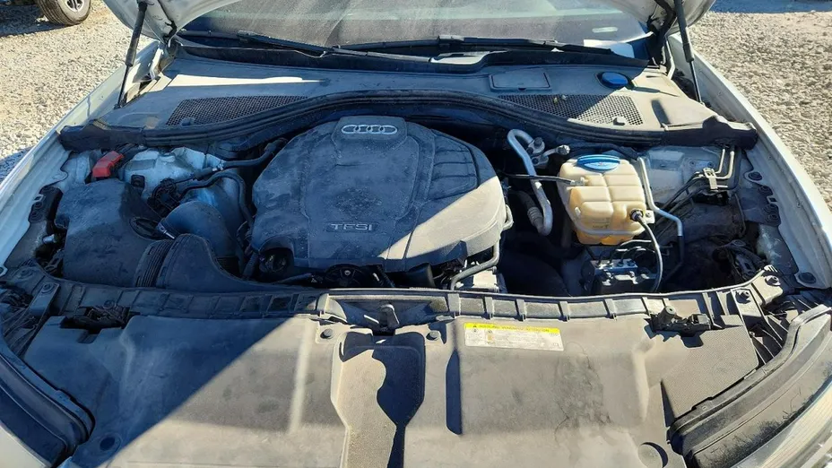 AUDI A6 -