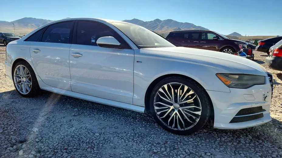 AUDI A6 -
