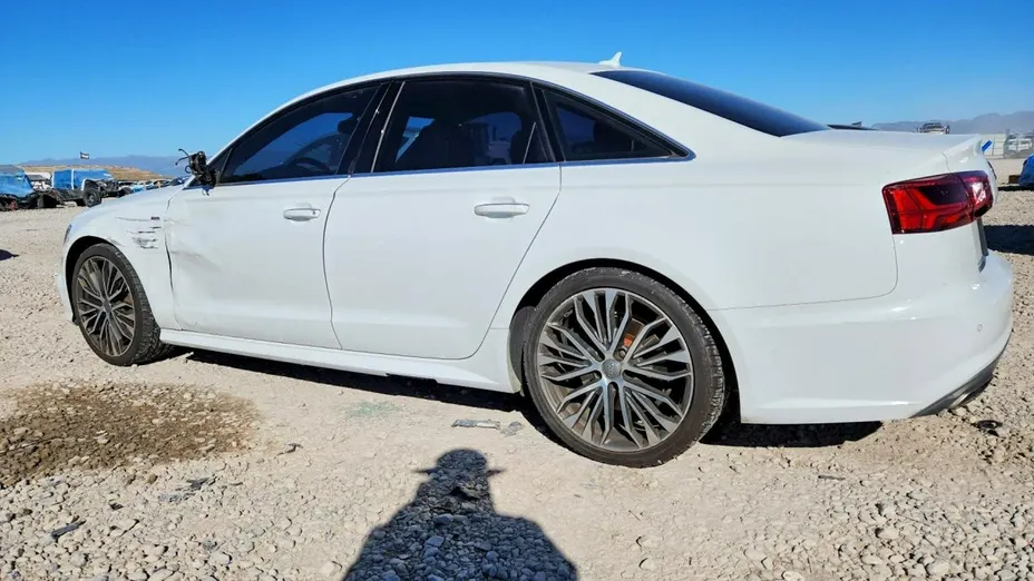 AUDI A6 -