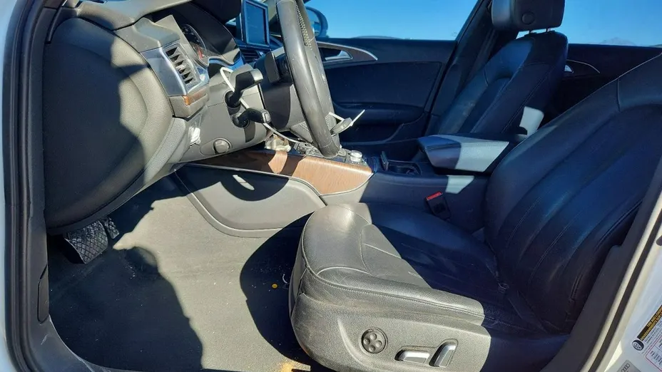 AUDI A6 -
