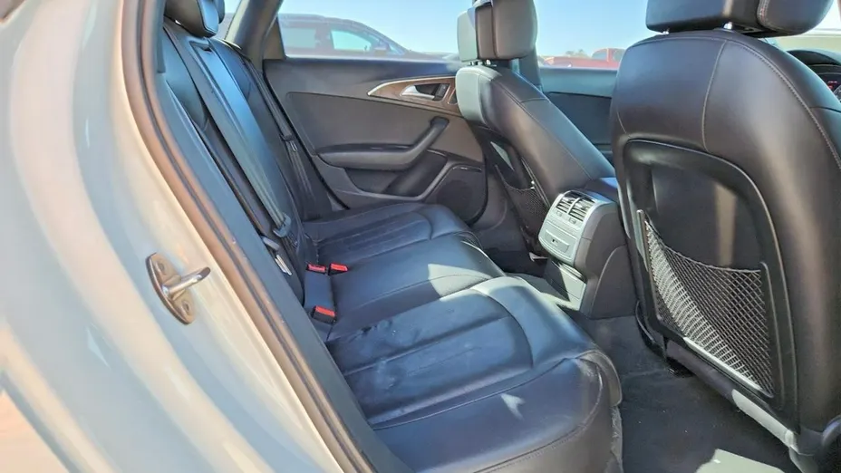 AUDI A6 -