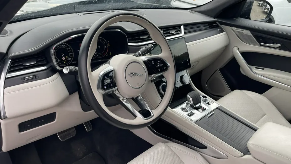 JAGUAR F-Pace -