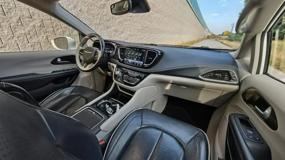 CHRYSLER Pacifica -