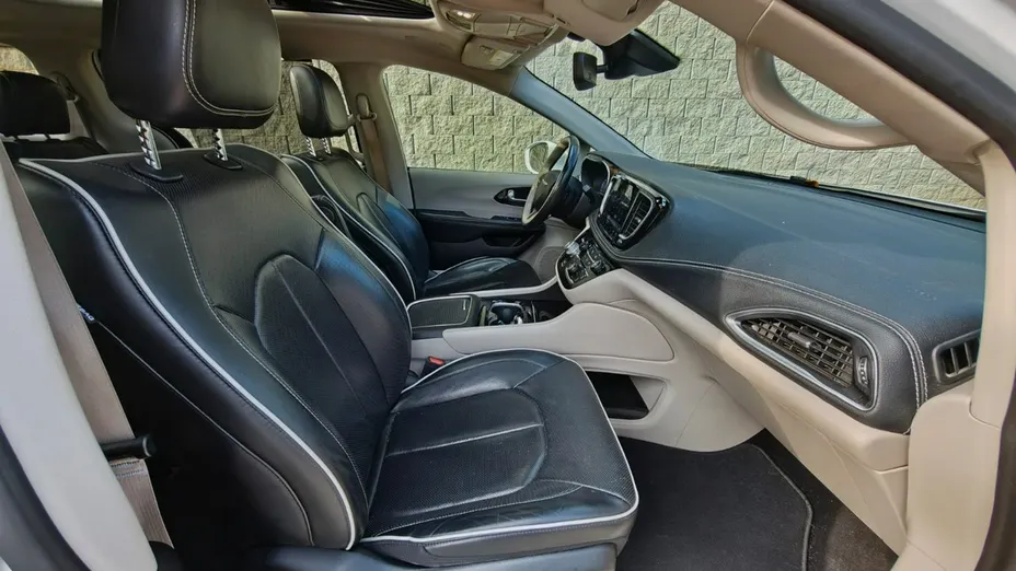 CHRYSLER Pacifica -