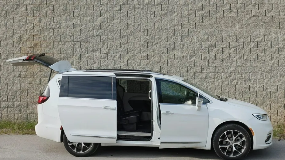 CHRYSLER Pacifica -