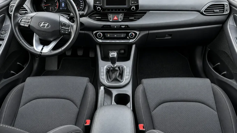 HYUNDAI i30 -