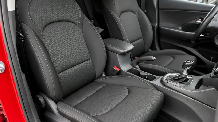 HYUNDAI i30 -