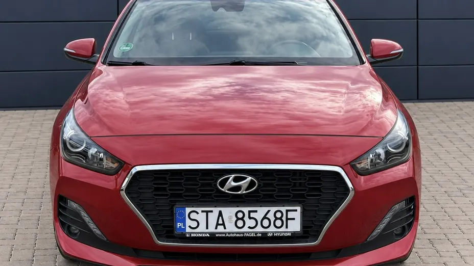 HYUNDAI i30 -