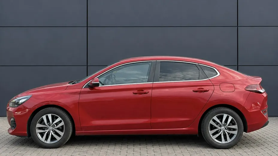 HYUNDAI i30 -